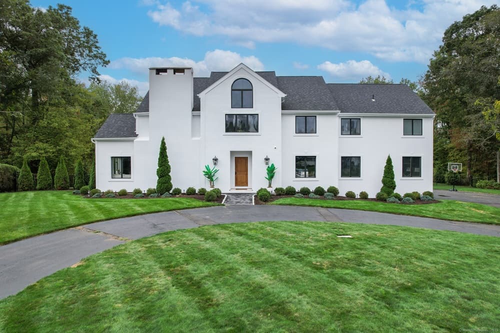 Connecticut Real Estate Market Normalizes Amid Interest Rate Declines and Inventory Shifts