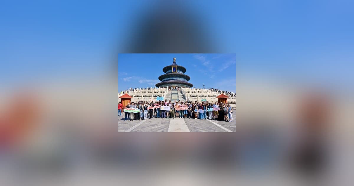 100 American Students Return from China Exchange as Xi Jinping Replies Personally