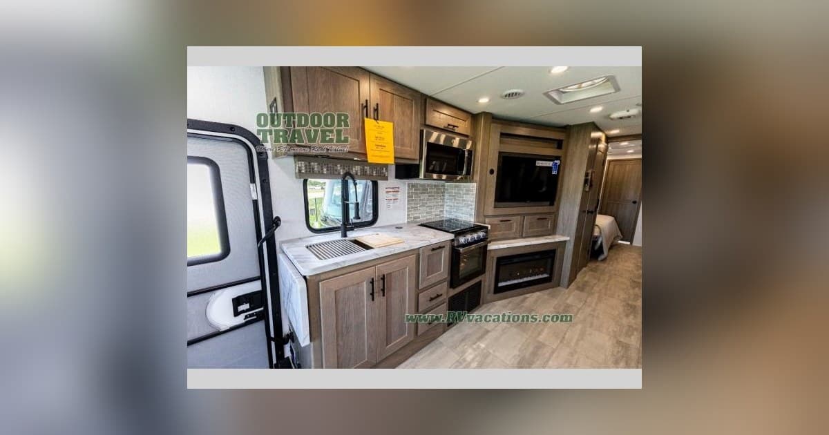 Outdoor Travel's Year-End Clearance Offers Ontario Buyers and Renters Affordable RV Options
