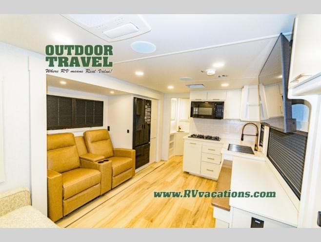 Consumers Research RVs for Sale in Beamsville, ON, Ahead of Summer Travel