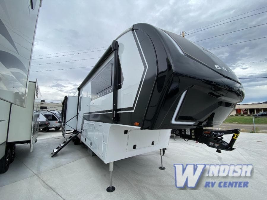 Windish RV Center Longmont Expands Inventory of Lightweight Travel Trailers, Fifth Wheels, and Toy Haulers
