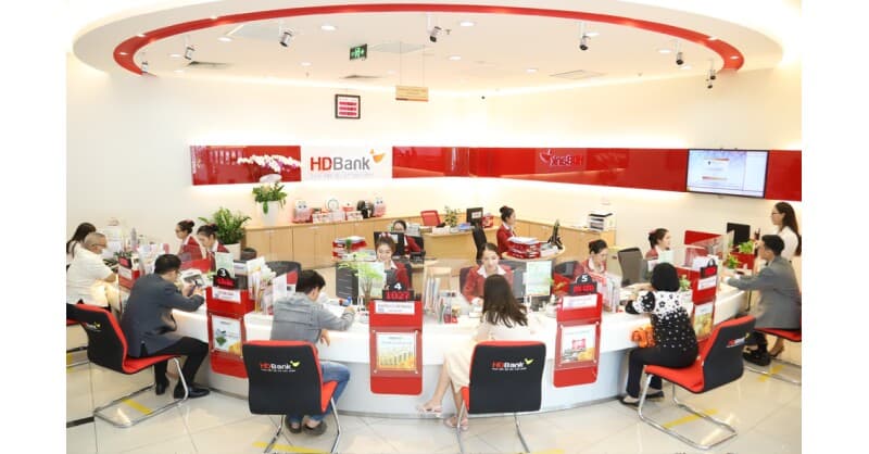 Fitch Assigns First-Time 'BB-' Rating to HDBank, Highest for Vietnamese Banks