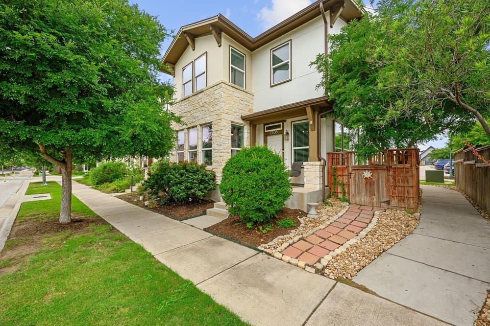 In Austin’s Mueller Neighborhood, Sellers Who Skip Cosmetic Prep Are Paying the Price