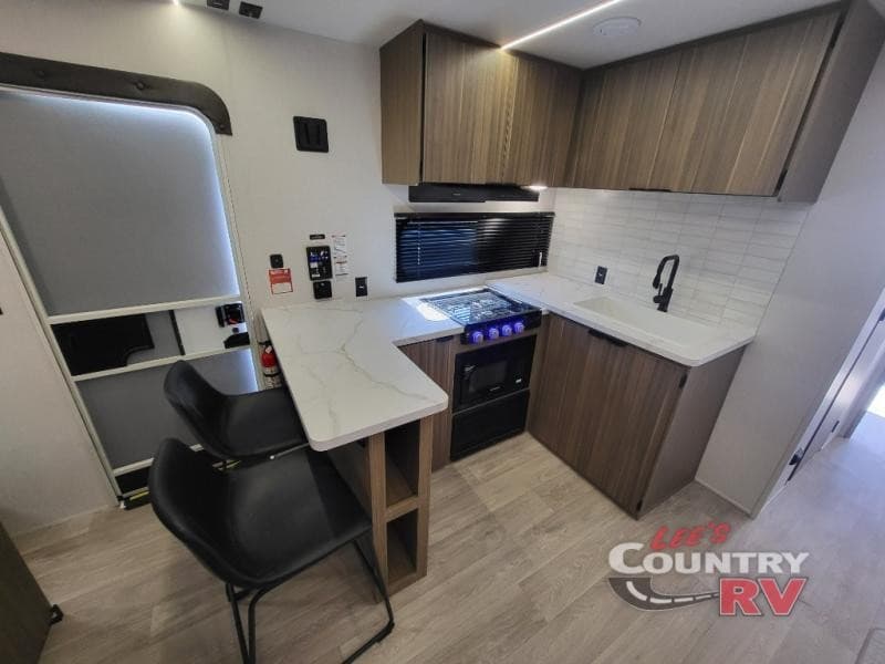 Lee’s Country RV Expands Towable RV Inventory and Services in Rural Indiana