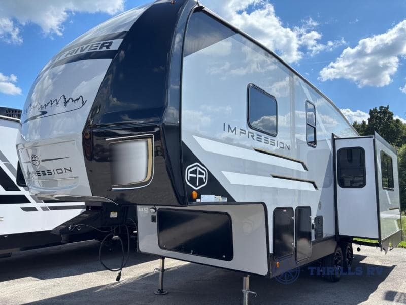 Thrills RV Expands Inventory and Service Support in Columbia City